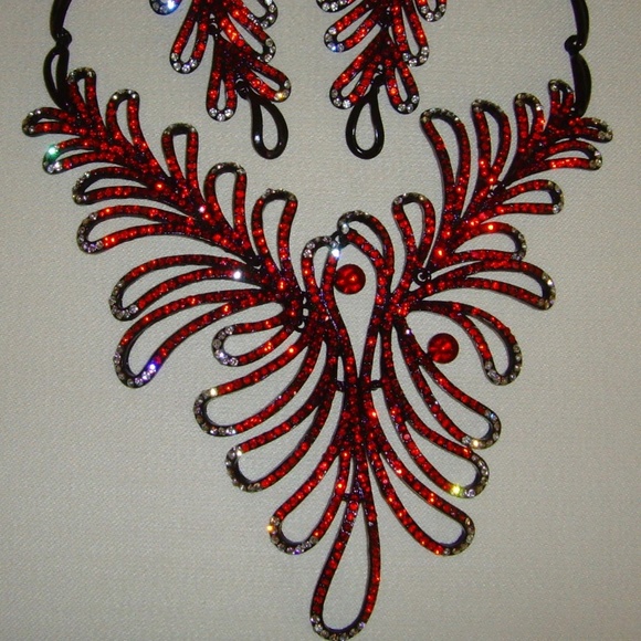 Rhinestone and Black Japanned Necklace and Earring - Picture 2 of 16